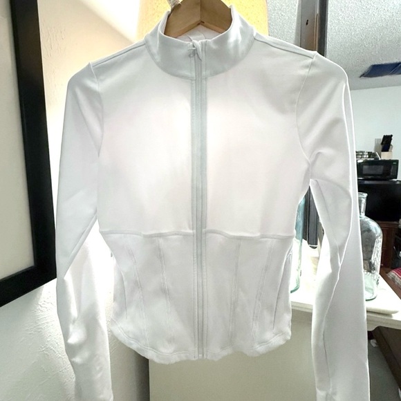🤍🔥ALO Yoga Women's White Utility Jacket - Picture 2 of 9